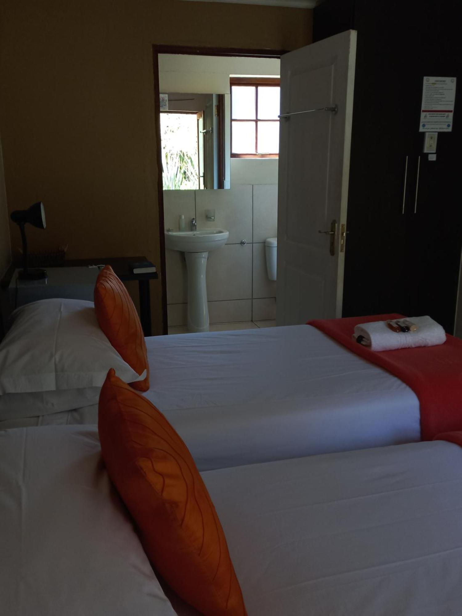 Or Tambo Guest House Kempton Park Exterior photo