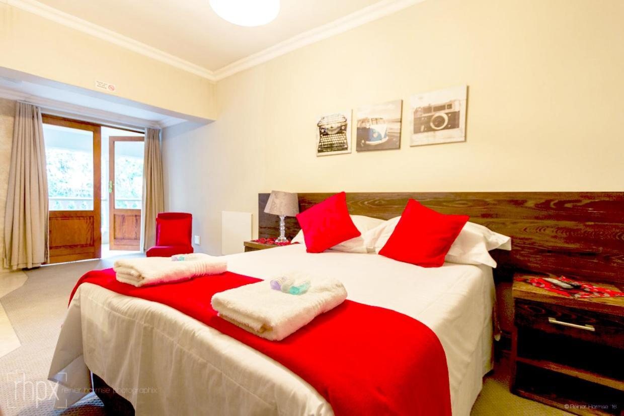 Or Tambo Guest House Kempton Park Exterior photo