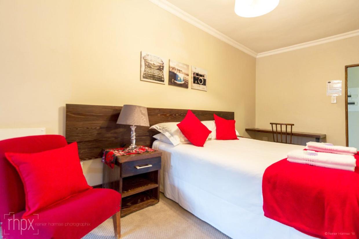 Or Tambo Guest House Kempton Park Exterior photo