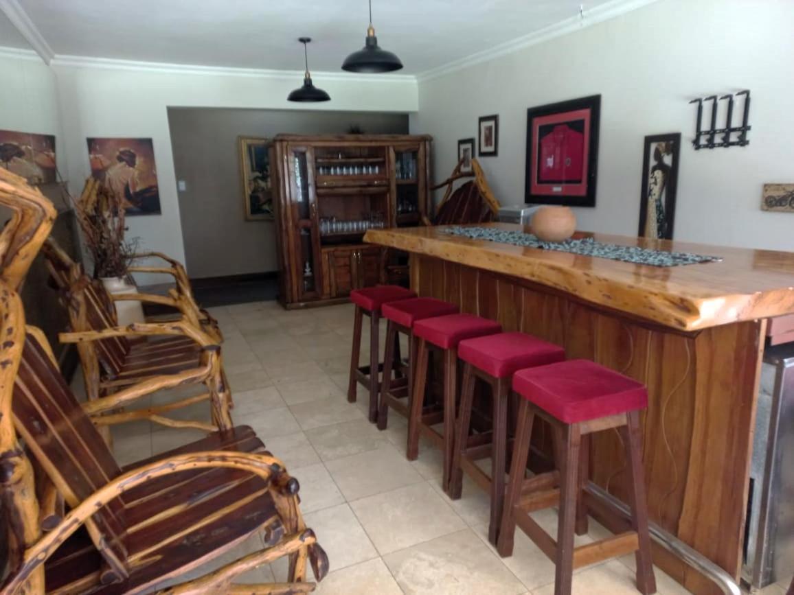 Or Tambo Guest House Kempton Park Exterior photo