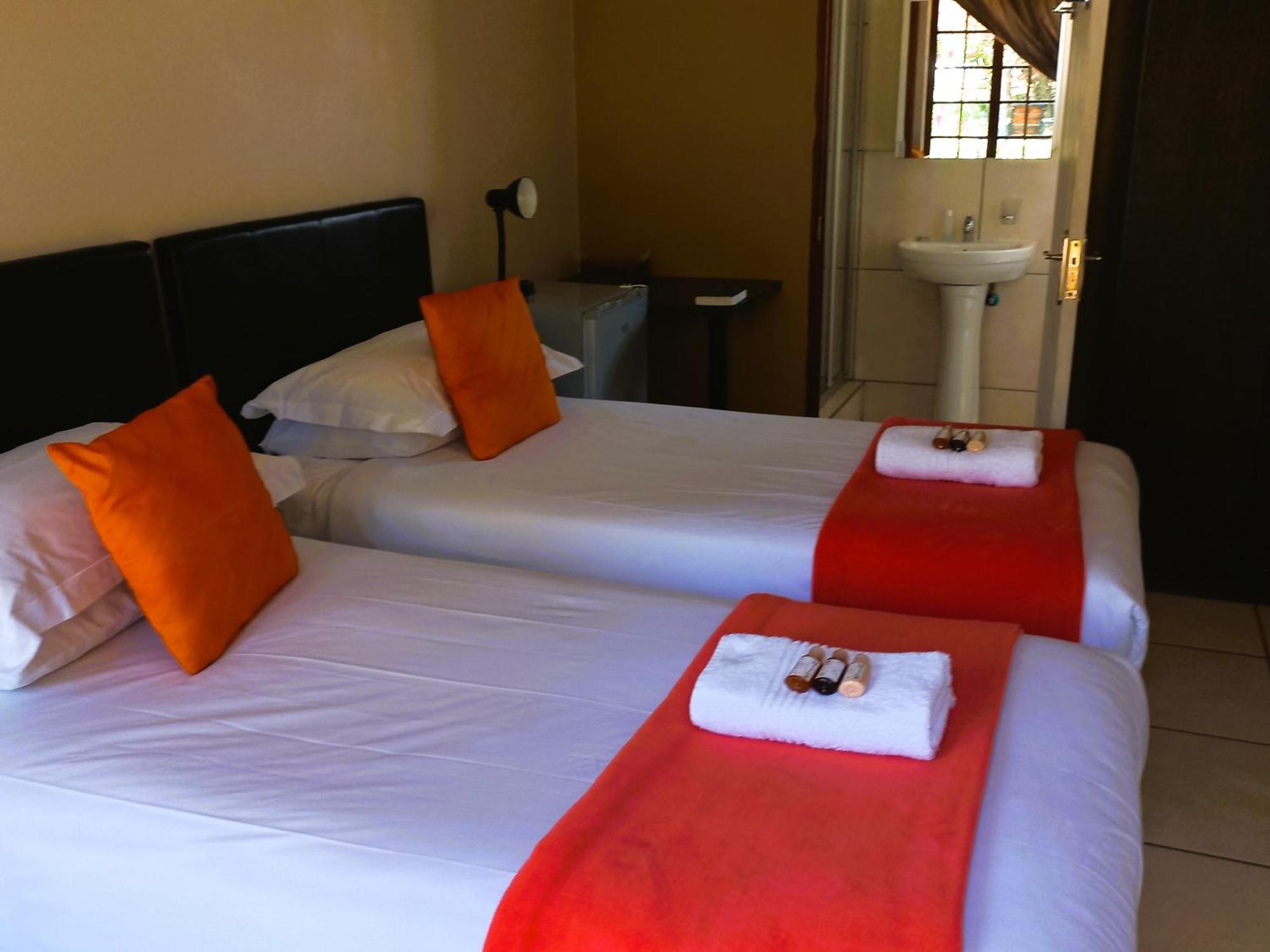 Or Tambo Guest House Kempton Park Exterior photo