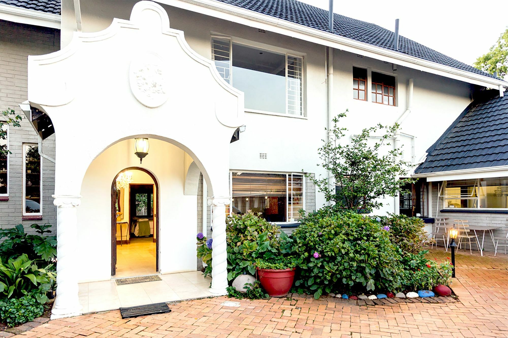 Or Tambo Guest House Kempton Park Exterior photo