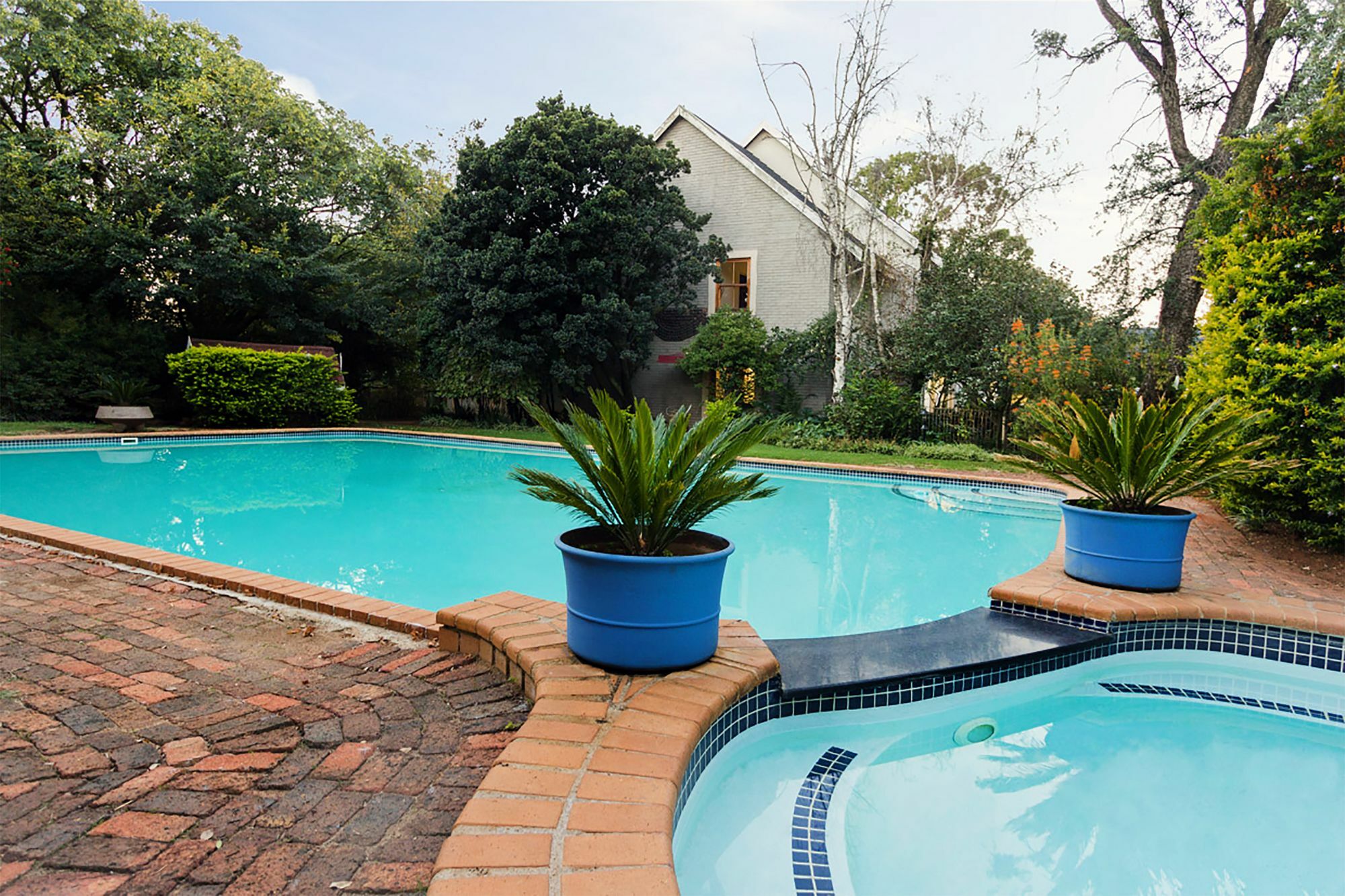 Or Tambo Guest House Kempton Park Exterior photo